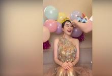 左小青晒照庆46岁生日，肤白貌美仍冻龄，女儿颜值出人意料-沐风文化